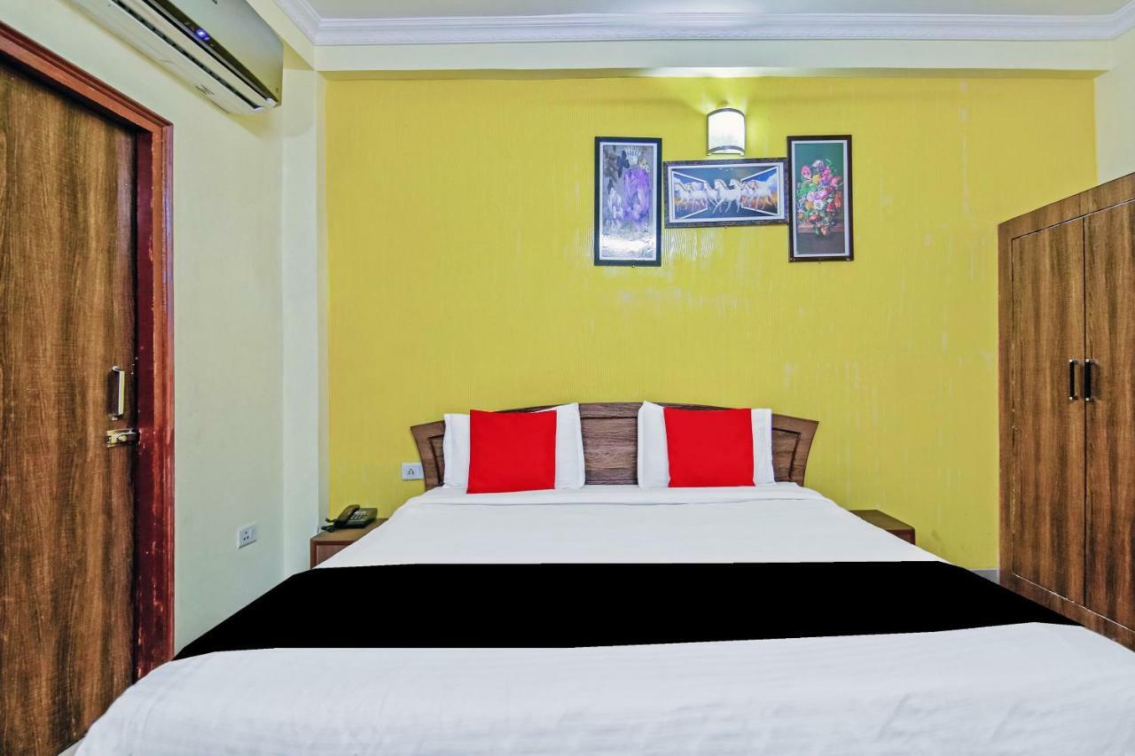 Capital O 41962 Hotel Mandakini Continental Lucknow Bagian luar foto