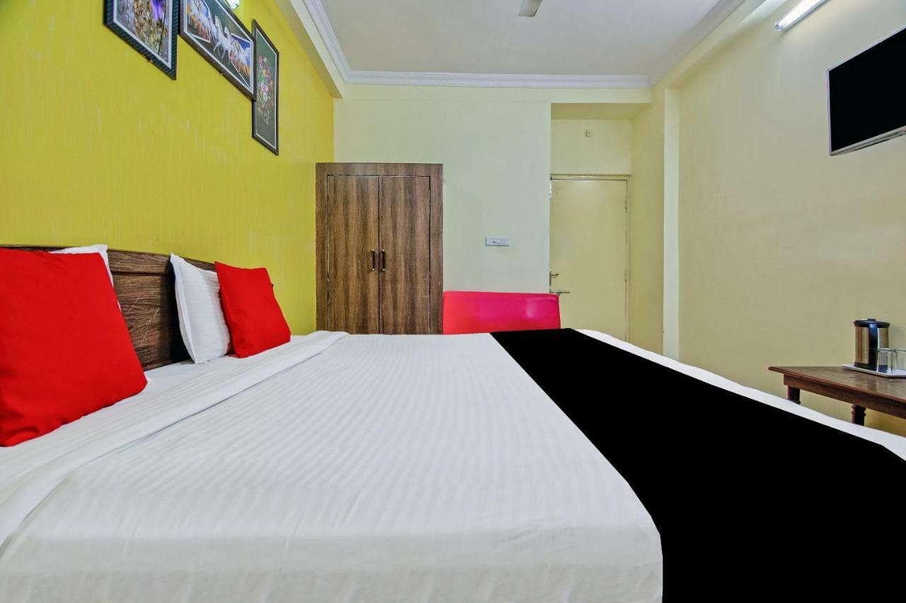 Capital O 41962 Hotel Mandakini Continental Lucknow Bagian luar foto