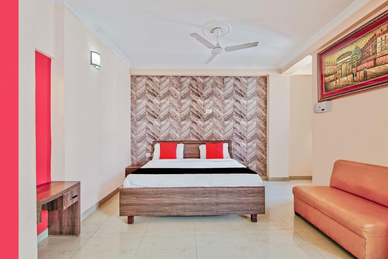 Capital O 41962 Hotel Mandakini Continental Lucknow Bagian luar foto