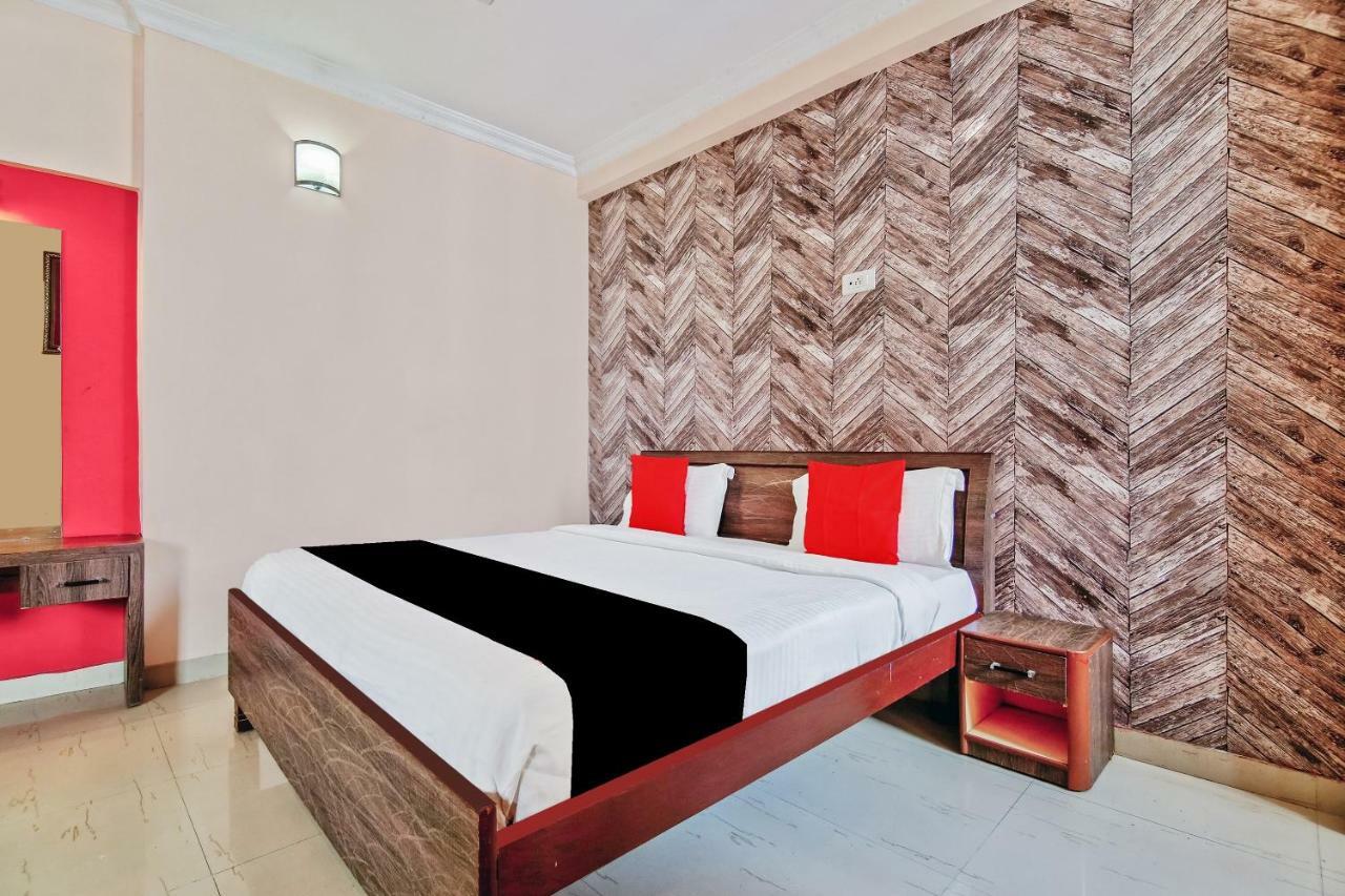 Capital O 41962 Hotel Mandakini Continental Lucknow Bagian luar foto