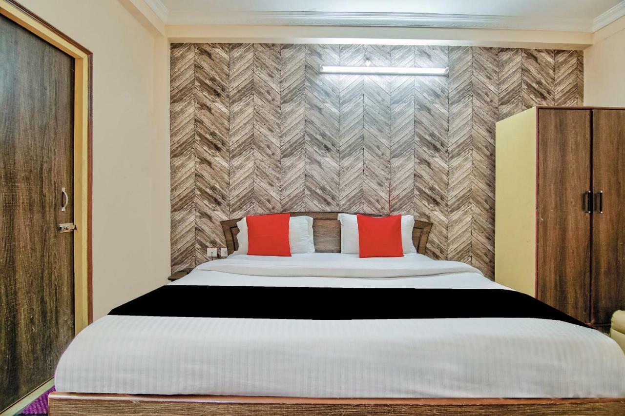 Capital O 41962 Hotel Mandakini Continental Lucknow Bagian luar foto