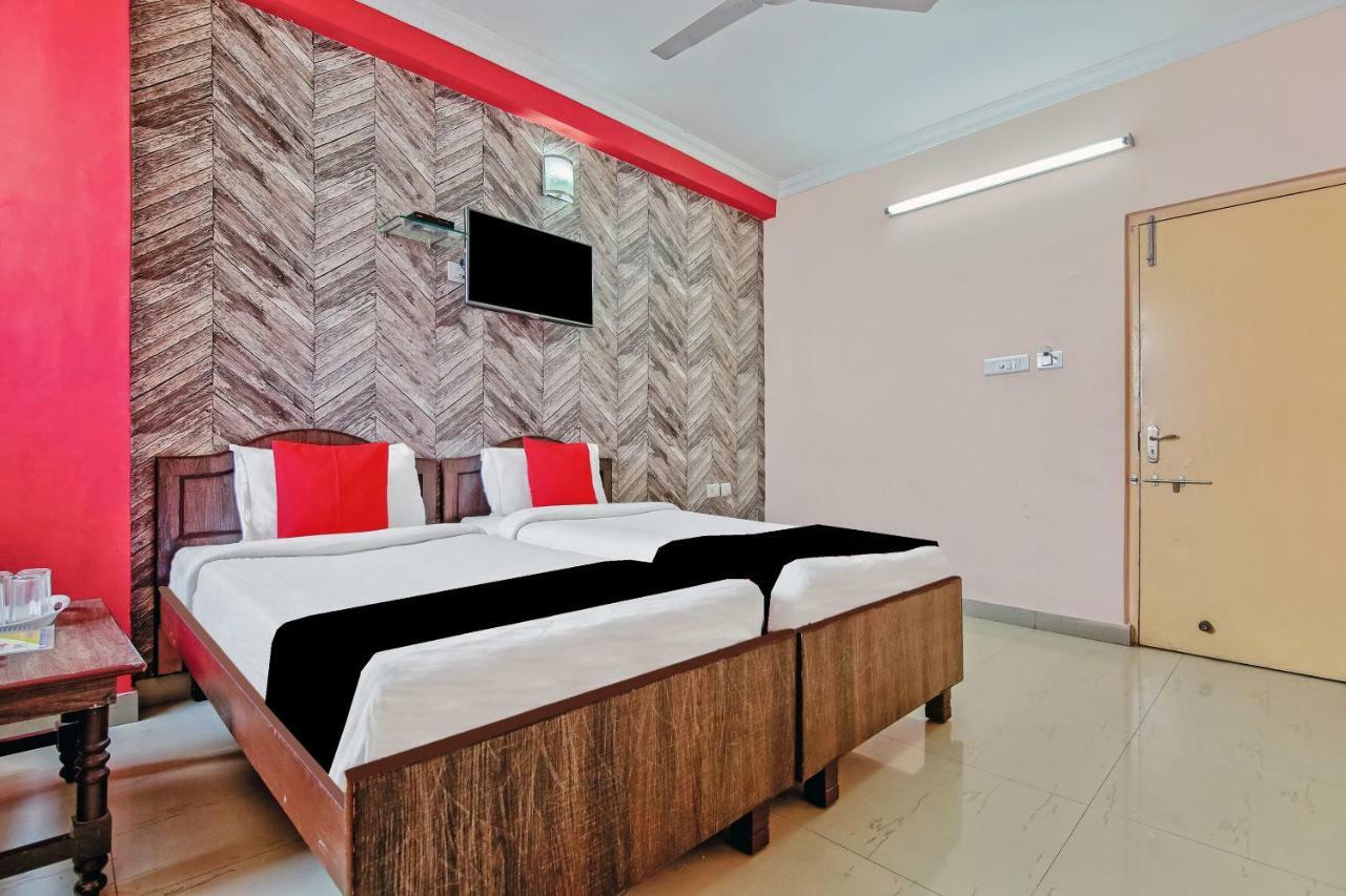 Capital O 41962 Hotel Mandakini Continental Lucknow Bagian luar foto